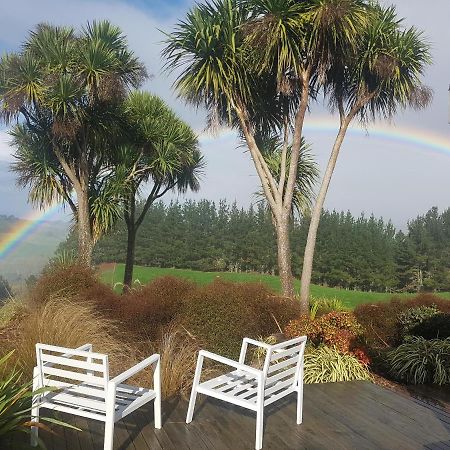 Above The River Karapiro Bed & Breakfast Exterior photo