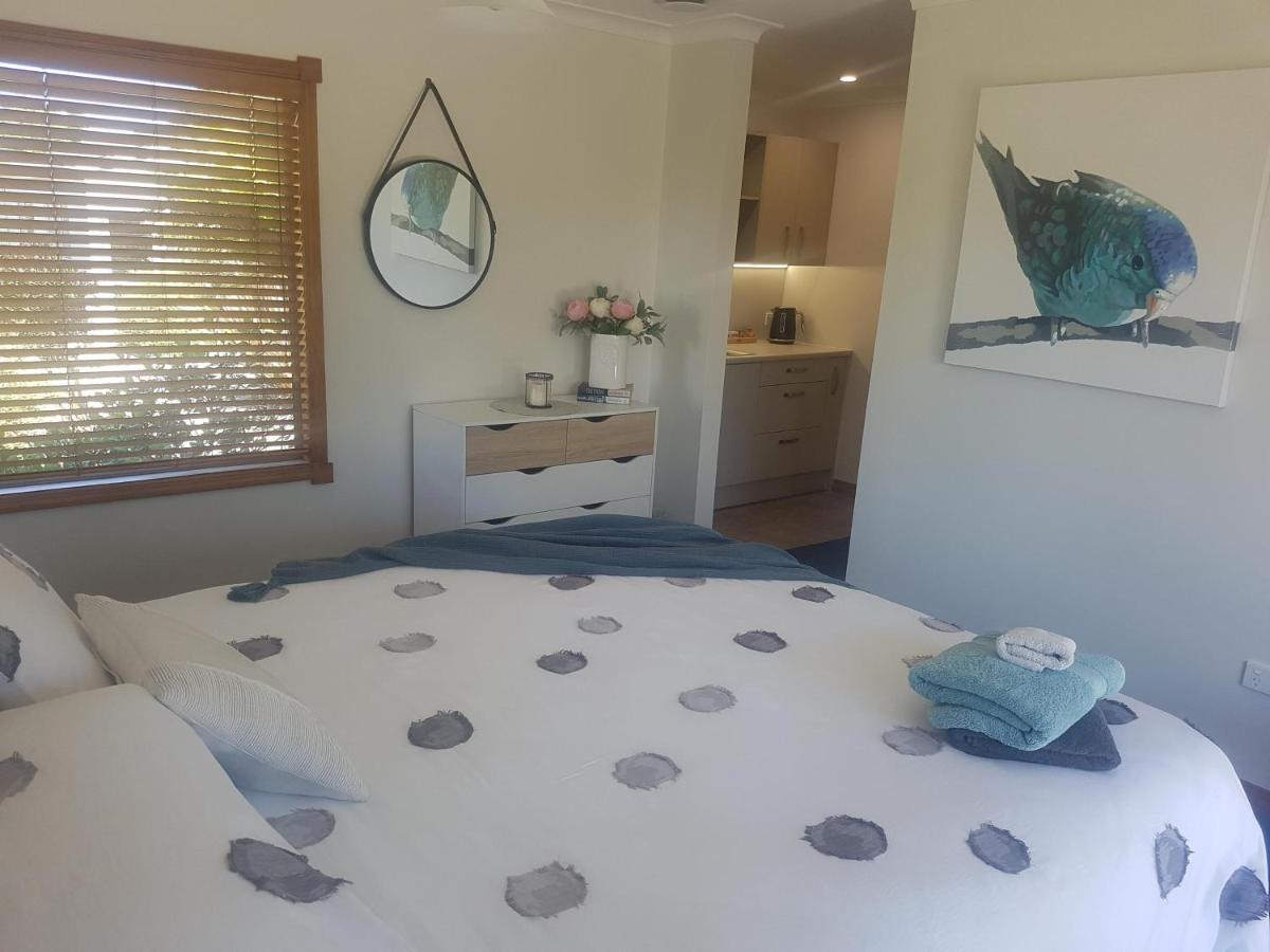 Above The River Karapiro Bed & Breakfast Exterior photo
